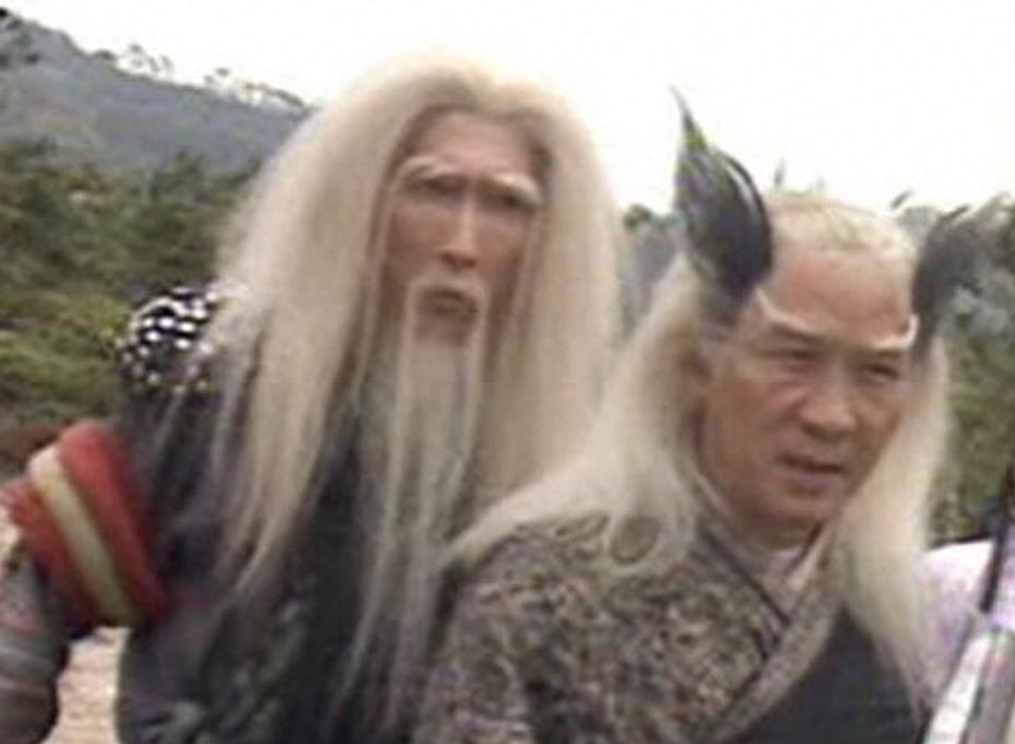 《鹿鼎记》里的胖头陀，如今穷困潦倒、靠募捐葬母