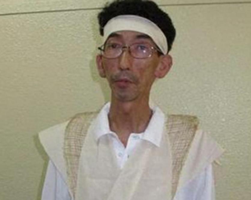 《鹿鼎记》里的胖头陀，如今穷困潦倒、靠募捐葬母