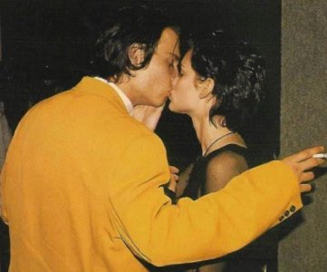 ​标题：约翰尼德普和薇诺娜：明明那么相爱，却还是逃不掉分开