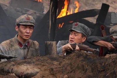 ​“暂授少将”的开国将军，18岁就当红军师长，死后没穿军装