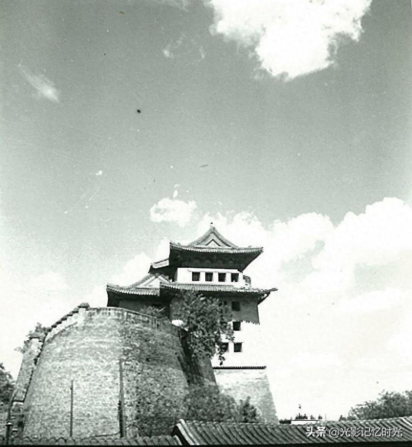 老照片：八十年前的北京朝阳门