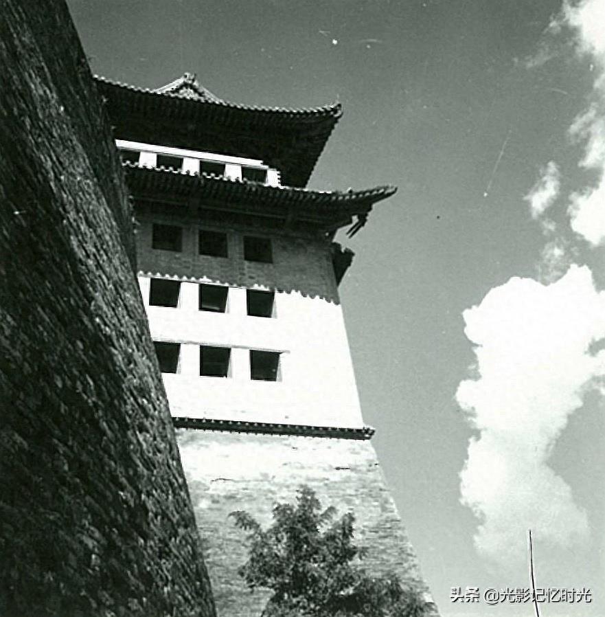 老照片：八十年前的北京朝阳门