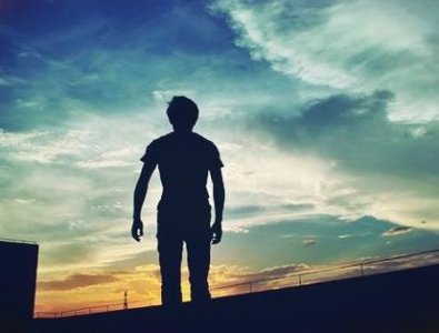 ​18岁小姨子天天来我家住，无意间我却发现她竟另有目的