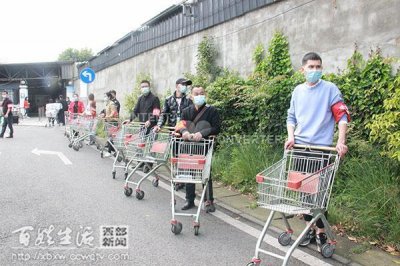 ​彭州中学实验学校盛情喜迎学子归来