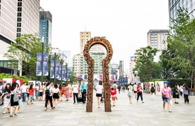 ​实拍成都太古里，看看这个网红景点是什么样子