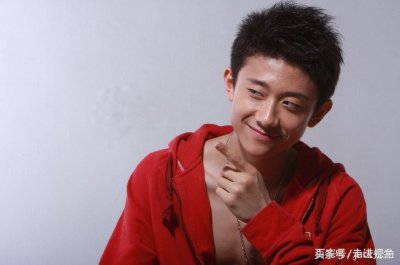 ​张一山北京蜡像揭幕，《山外有山》发售成绩佳，90后新生代老戏骨