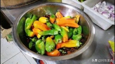 ​老酱油腌辣椒，做法简单干净，好吃又下饭，味真香