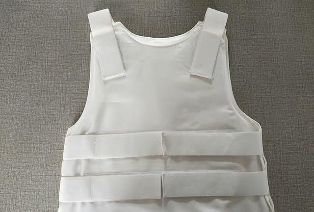 防弹衣的材料，单兵防弹衣对抗子弹的极限是多大口径？图4