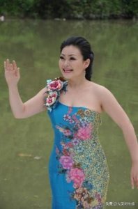 ​什么地歌唱(什么地歌唱动词)