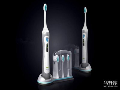 ​如何使用电动牙刷？