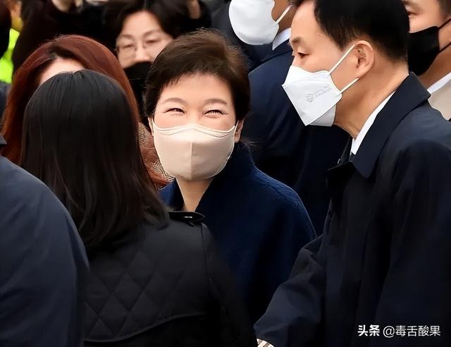 朴槿惠最后一审结果（朴槿惠闺蜜狱中发致歉信）(14)