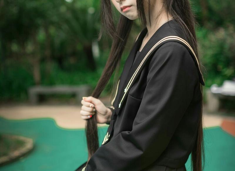 女生还喜欢前任的迹象，如何让她放下前任