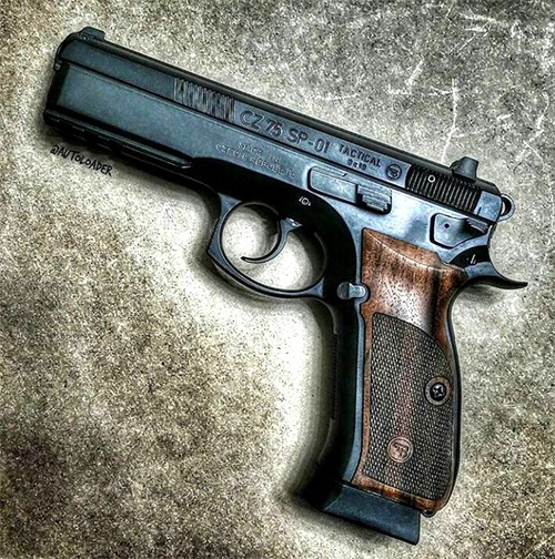 每日武器图库更新,今天是一组手枪图,喜欢的请收藏