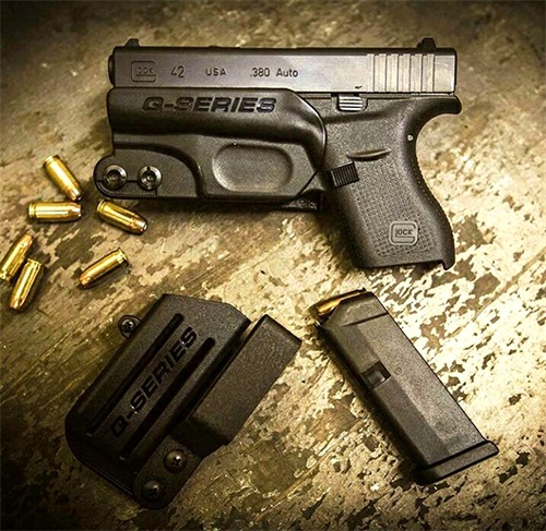 每日武器图库更新,今天是一组手枪图,喜欢的请收藏