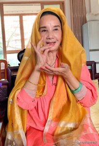 ​刀美兰-竹楼里走出的“孔雀公主”，为人民而舞放弃当王妃