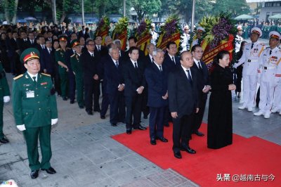 ​越南前主席黎德英葬礼隆重举行，阮春福称赞黎生前解放柬埔寨