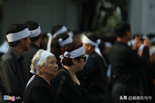 越南前主席黎德英葬礼隆重举行,阮春福称赞黎生前解放柬埔寨