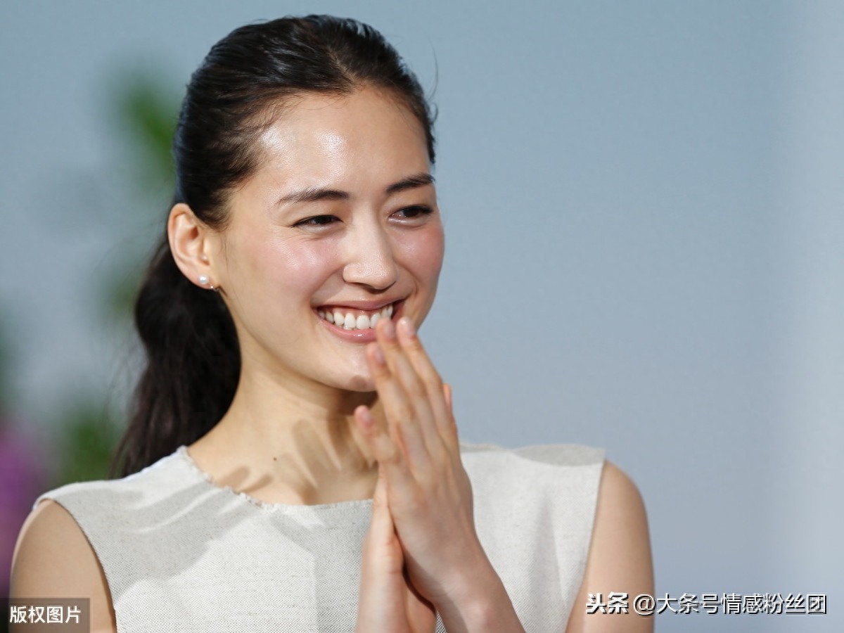 午休时间放毒，一组绫濑遥的图集，端庄脱俗、性感撩人