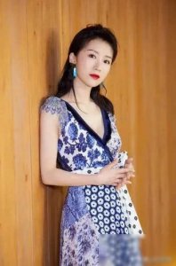 ​她是雷佳音的同班同学，却一直“被豪门”，如今凭借实力再次爆红