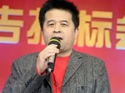 ​毕福剑现状曝光，离开央视九年，从事多项副业，或许早已衣食无忧