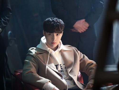 庄睿怎么会拥有黄金瞳有什么作用?冯权和庄睿两人是同一个人吗