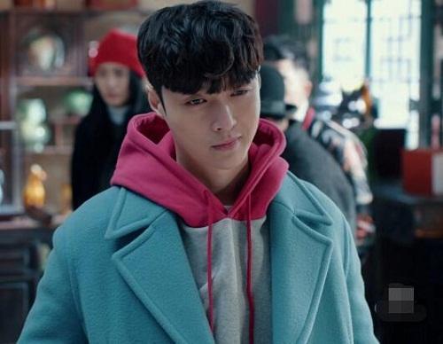 庄睿怎么会拥有黄金瞳有什么作用?冯权和庄睿两人是同一个人吗