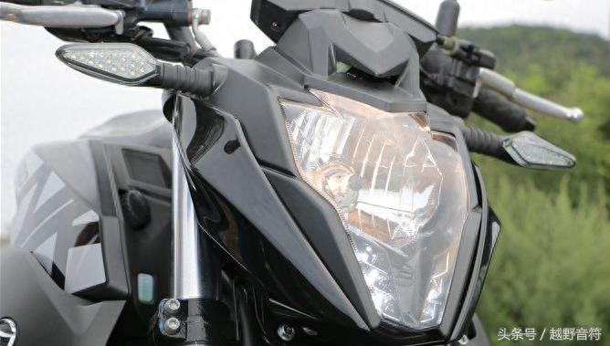 春风CF400NK 全新运动型摩托车