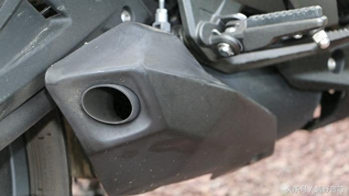 春风CF400NK 全新运动型摩托车