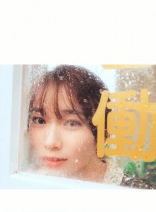 ​写真集《笑容的剪刀石头布》by 守屋丽奈：记录青春与梦想的瞬间