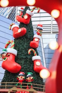 ​浦东嘉里城 “超级WOW工厂”开启节日序章