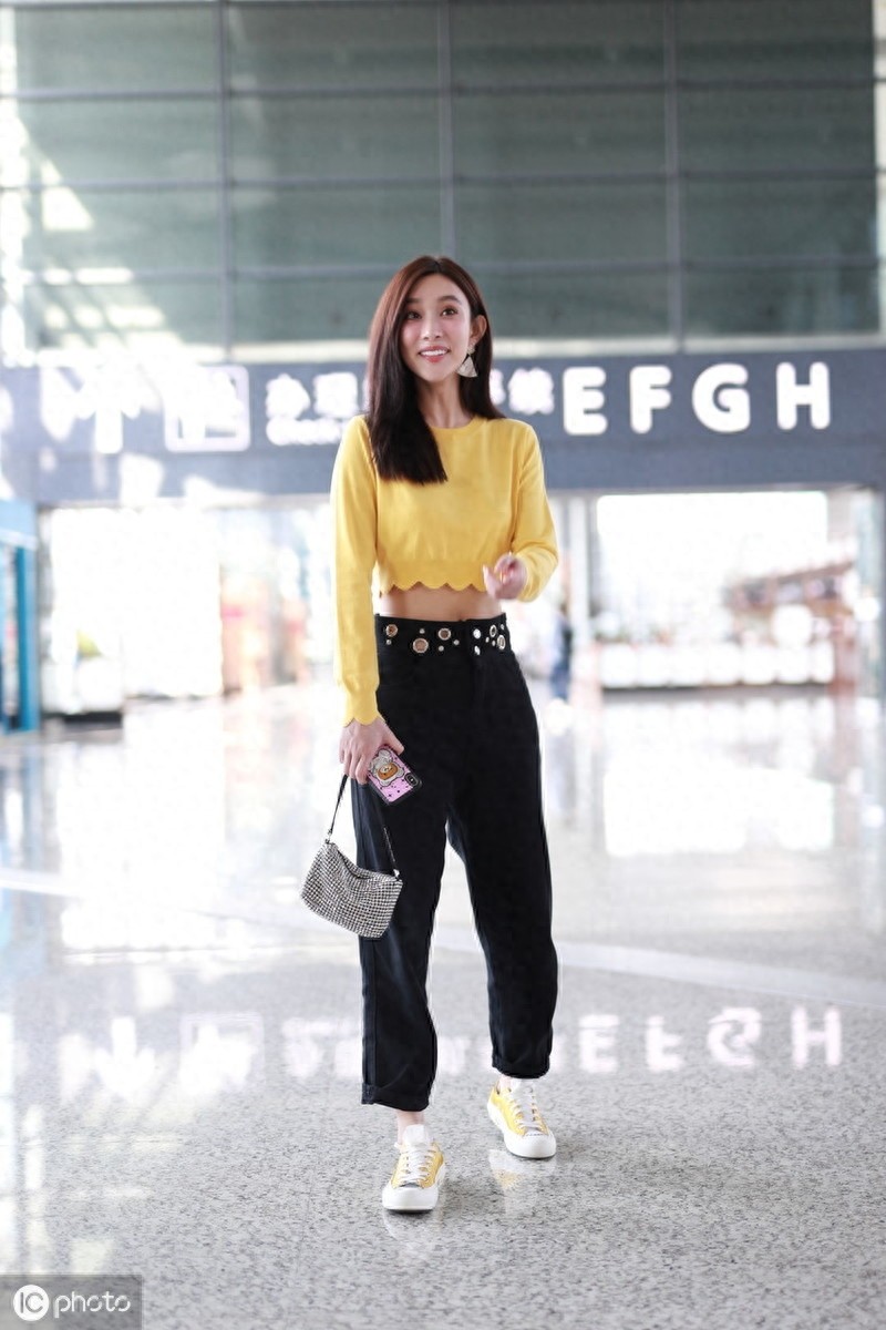 《陈情令》女主孟子义露腰现身,肖战王一博大火她却戏红人不红