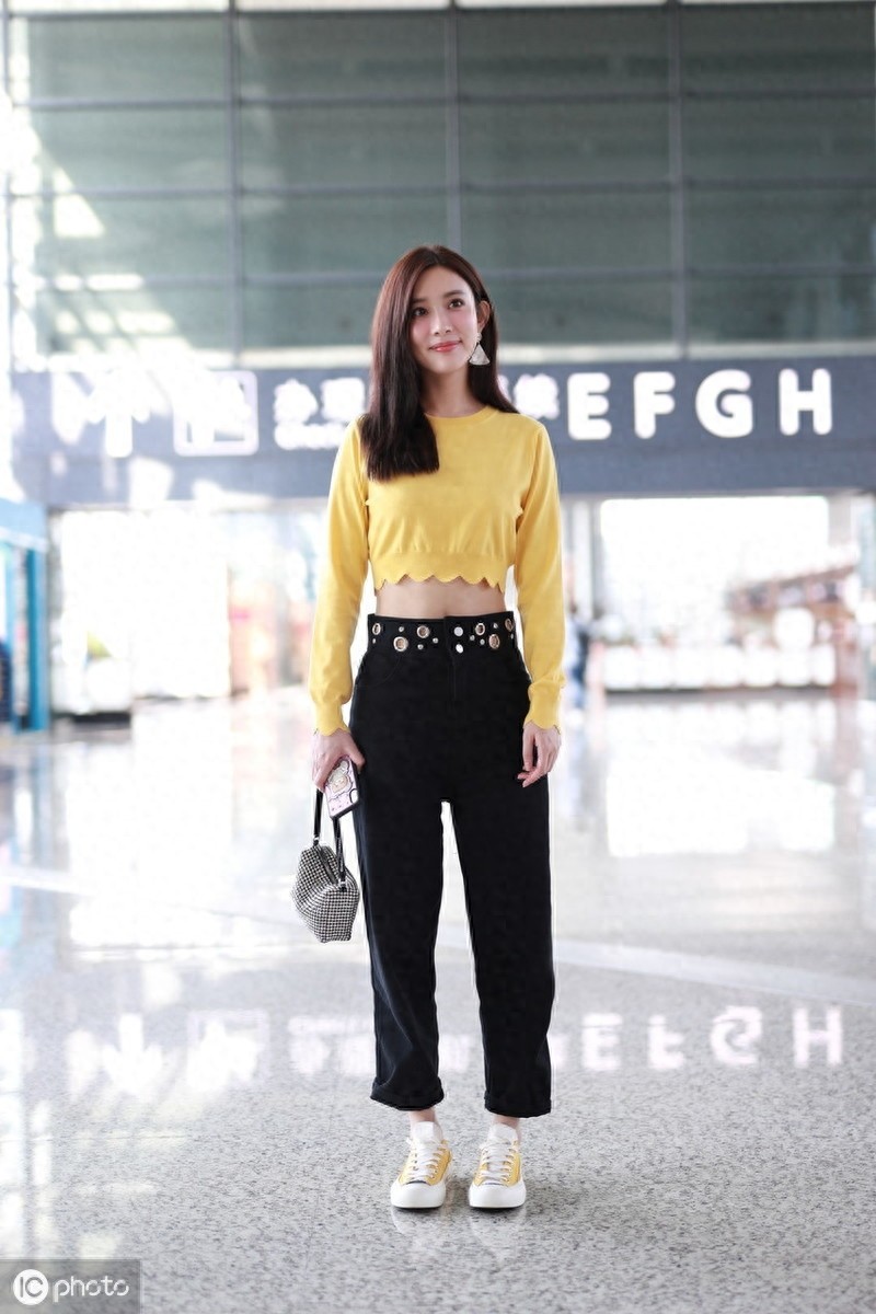 《陈情令》女主孟子义露腰现身,肖战王一博大火她却戏红人不红