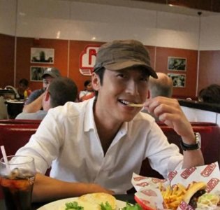 ​＂马浚伟：演技与魅力并存，为演艺事业献身的无畏追梦人＂