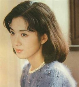 ​80年代“封面女神”龚雪，当红时息影嫁圈外人，女儿美貌失传