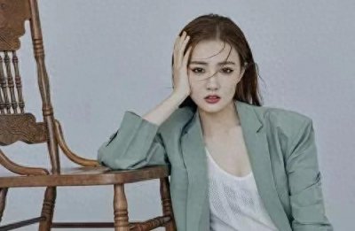 ​徐璐新恋情曝光、与吴崇轩的甜蜜漫步、事业爱情双丰收