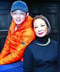 ​《爱的箴言》——仲小萍与霍尊母子情深的互动演绎