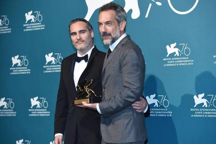 为什么有很多美国人会对《小丑》上映产生恐惧？