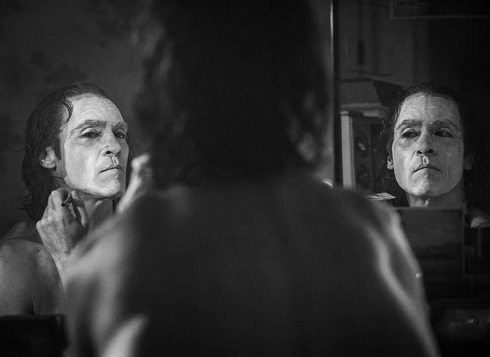 为什么有很多美国人会对《小丑》上映产生恐惧？