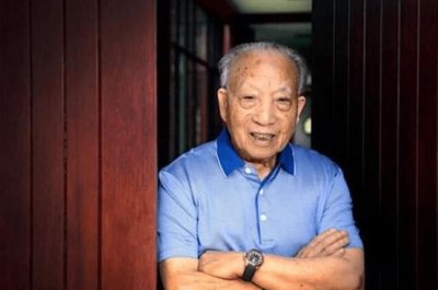 ​东方好莱坞缔造者-徐文荣，从挑粪工白手起家，成为横店掌舵者