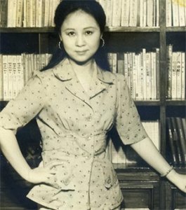 ​言情教母琼瑶：10年小三生涯，写64部小说，她的人生远比小说精彩