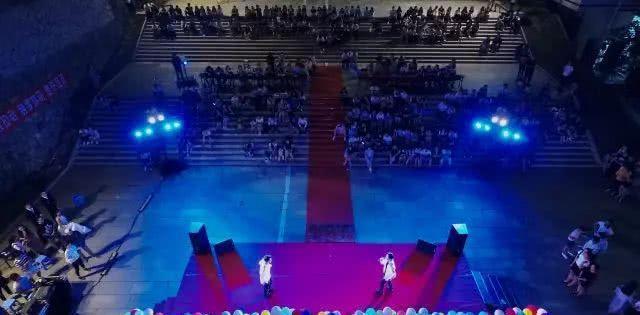 泉州这座山上的学校,除了8个食堂,还有这些鲜为人知的真相……