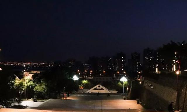 泉州这座山上的学校,除了8个食堂,还有这些鲜为人知的真相……