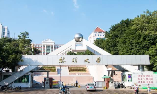 泉州这座山上的学校,除了8个食堂,还有这些鲜为人知的真相……