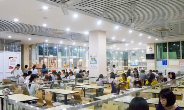 泉州这座山上的学校,除了8个食堂,还有这些鲜为人知的真相……