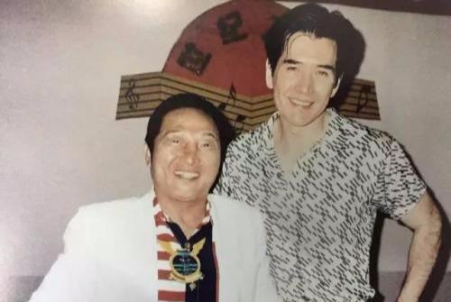 王林：能“断蛇复活”，拜师费500万，李冰冰下跪认干爹