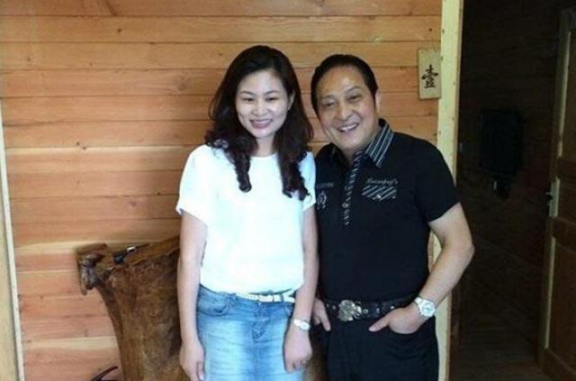 王林：能“断蛇复活”，拜师费500万，李冰冰下跪认干爹