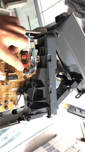 hp惠普1005打印复印一体机拆机定影更换定影膜教程（hp惠普1005打印复印一体机拆机定影更换定影膜教程）(7)