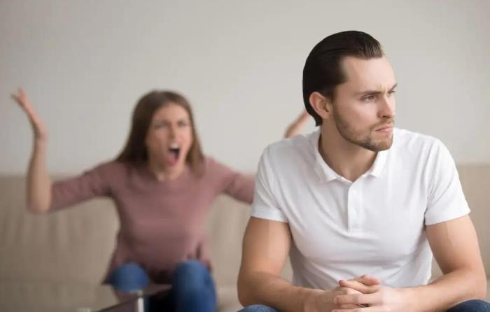 男人因小三离婚的心理分析（如何分析男人和小三的出轨心理）