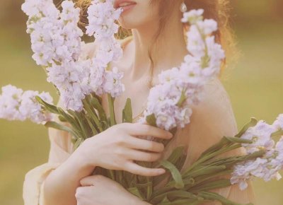 ​如何理解并适应狮子座男生的交往风格：实用指南