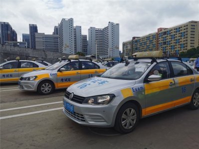 ​暑期考驾照热度高 警方：“包过”不可信